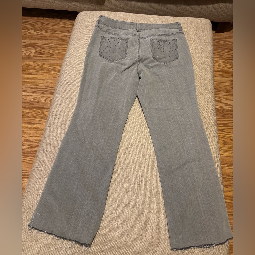 Chico’s Rough Cut Thin Grey with Stones on the Back Pockets Jeans